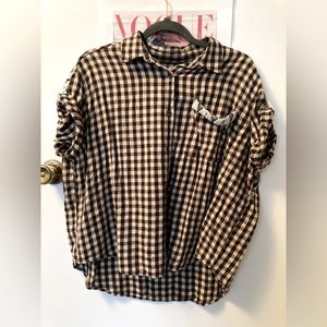 🤩2 for 20🤩 Ralph Lauren boxy brown gingham button down with beaded details